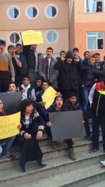 Okullarda PKK sloganları